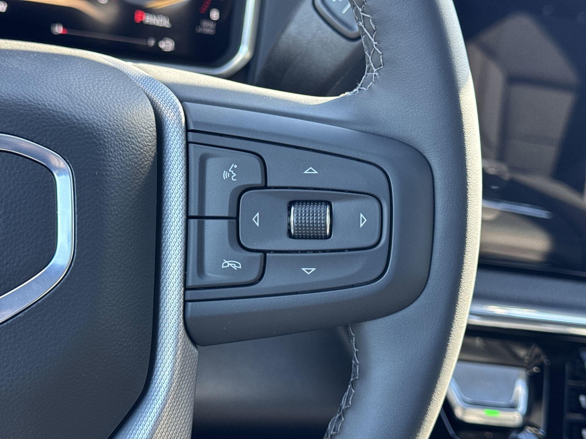 GMC Sierra 2500 Hd Denali Four Wheel Drive Crew Cab - Thumbnail 19