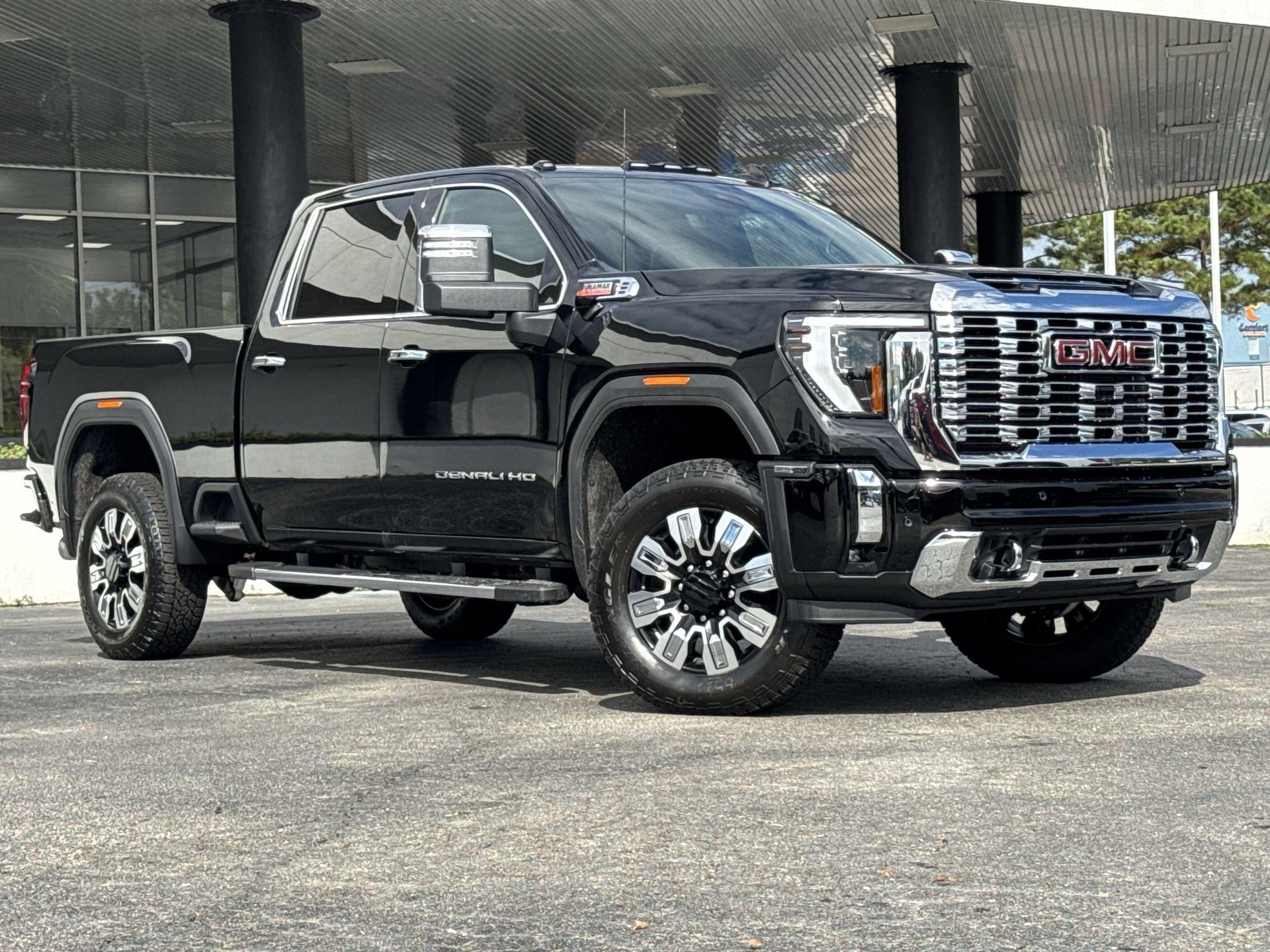 GMC Sierra 2500 Hd Denali Four Wheel Drive Crew Cab - Thumbnail 2