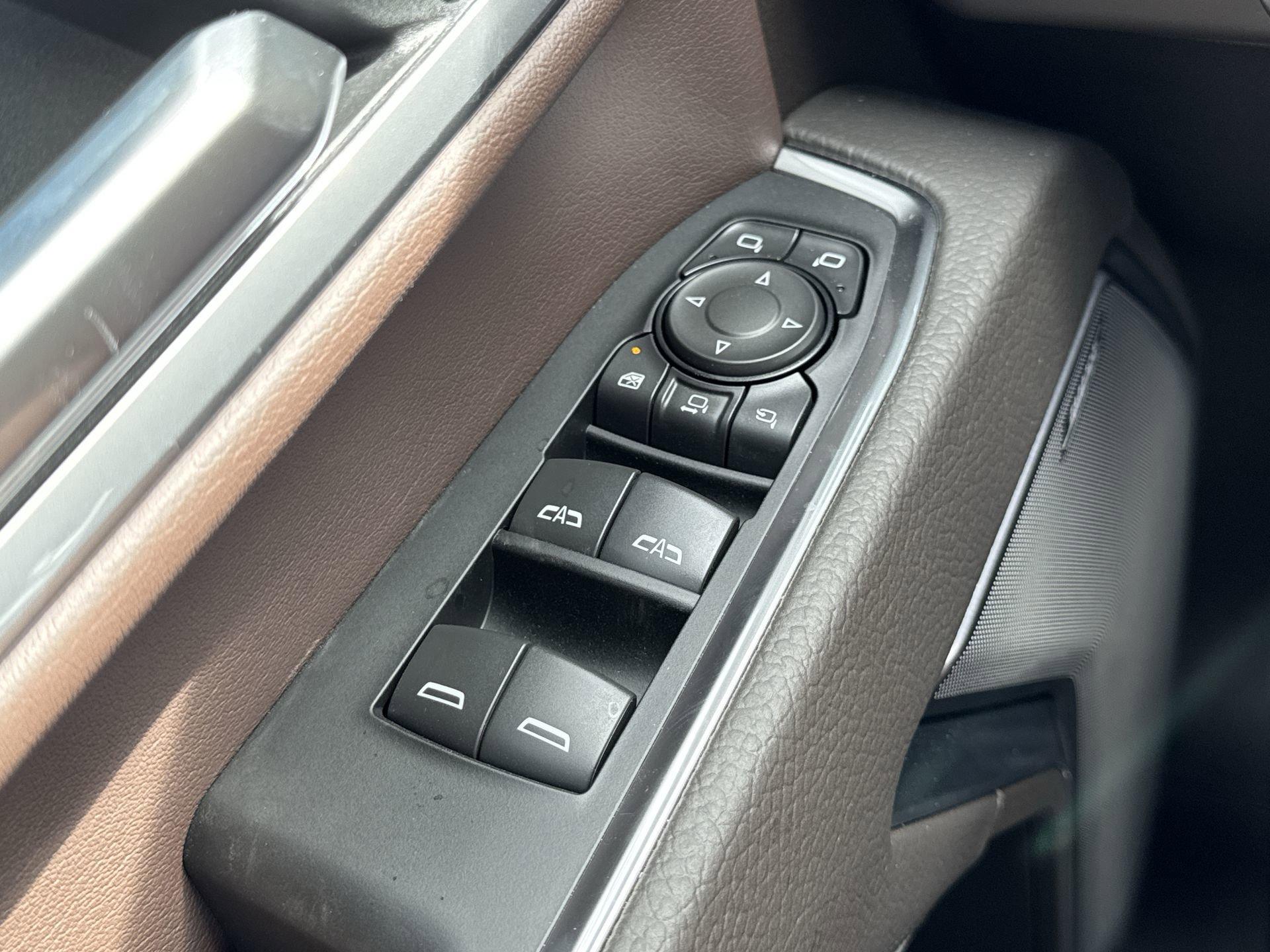 GMC Sierra 2500 Hd Denali Four Wheel Drive Crew Cab - Thumbnail 14