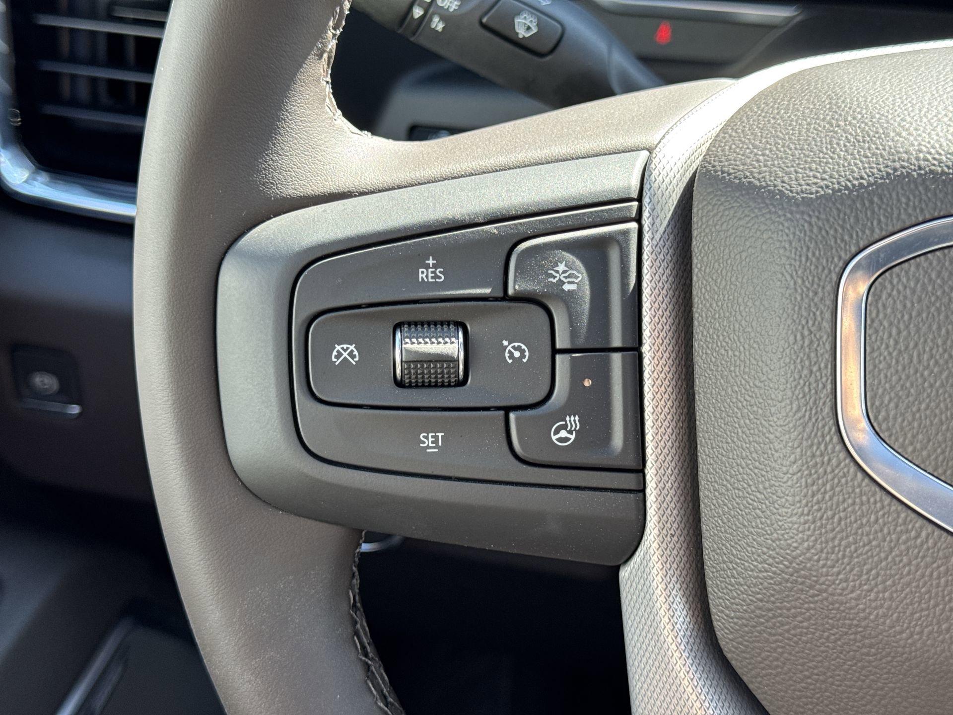 GMC Sierra 2500 Hd Denali Four Wheel Drive Crew Cab - Thumbnail 18