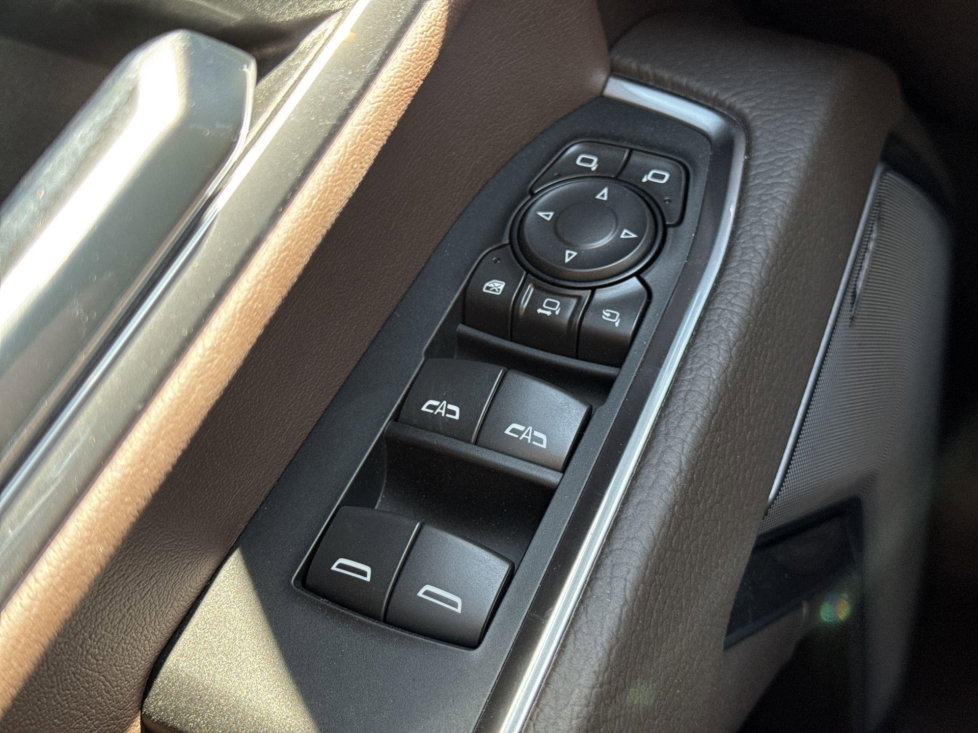 GMC Sierra 2500 Hd Denali Four Wheel Drive Crew Cab - Thumbnail 14