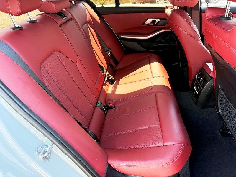 BMW 3 Series 330I Xdrive - Thumbnail 16