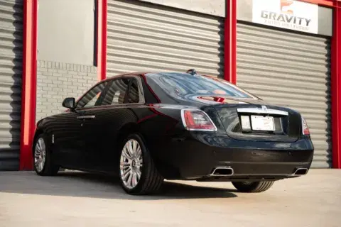 Rolls-Royce Ghost - Thumbnail 3