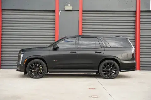 Cadillac Escalade V-Series - Thumbnail 3