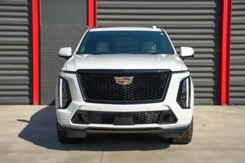 Cadillac Escalade V-Series - Thumbnail 3