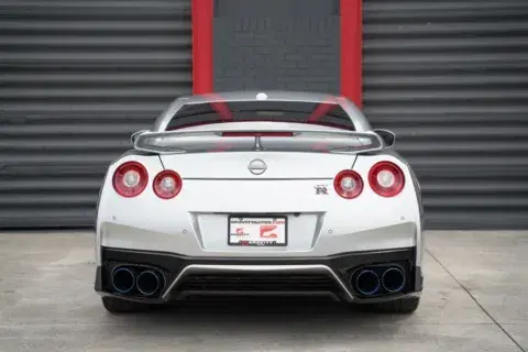 Nissan Gt-R Premium - Thumbnail 5