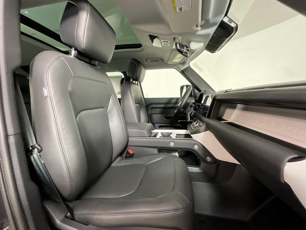 Land Rover Defender 110 X-Dynamic Se Awd 4D Sport Utility - Thumbnail 4
