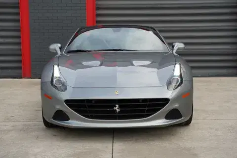 Ferrari California T - Thumbnail 3