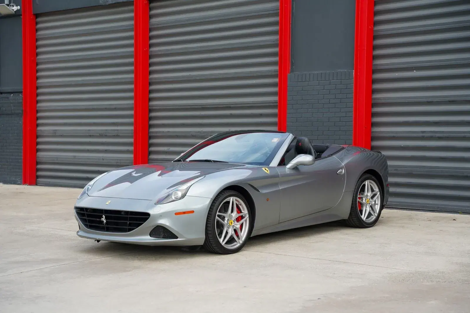 Ferrari California T - View 1