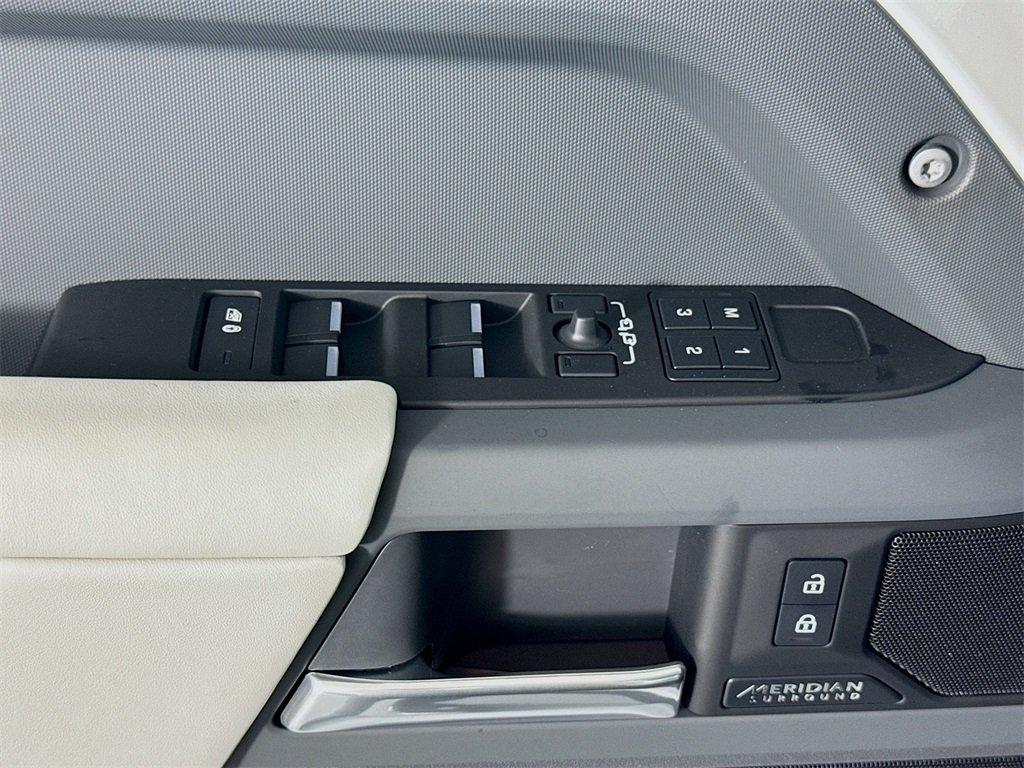 Land Rover Defender 110 X-Dynamic Se Awd 4D Sport Utility - Thumbnail 19