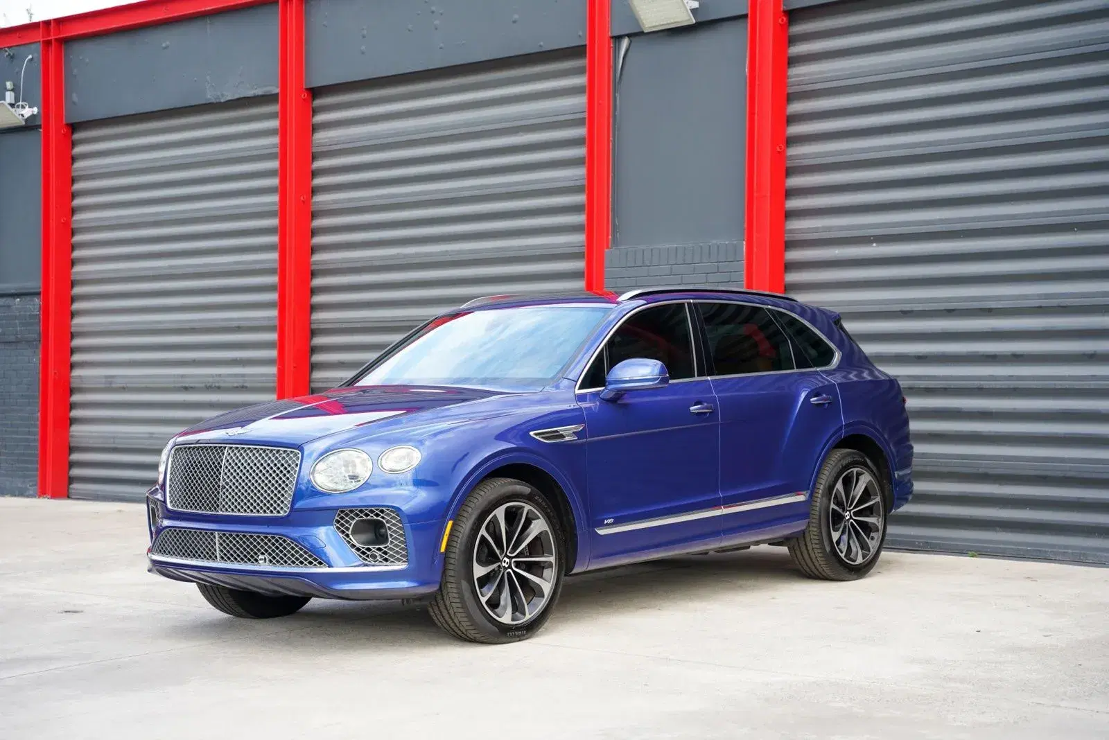 Bentley Bentayga V8 - Thumbnail 2