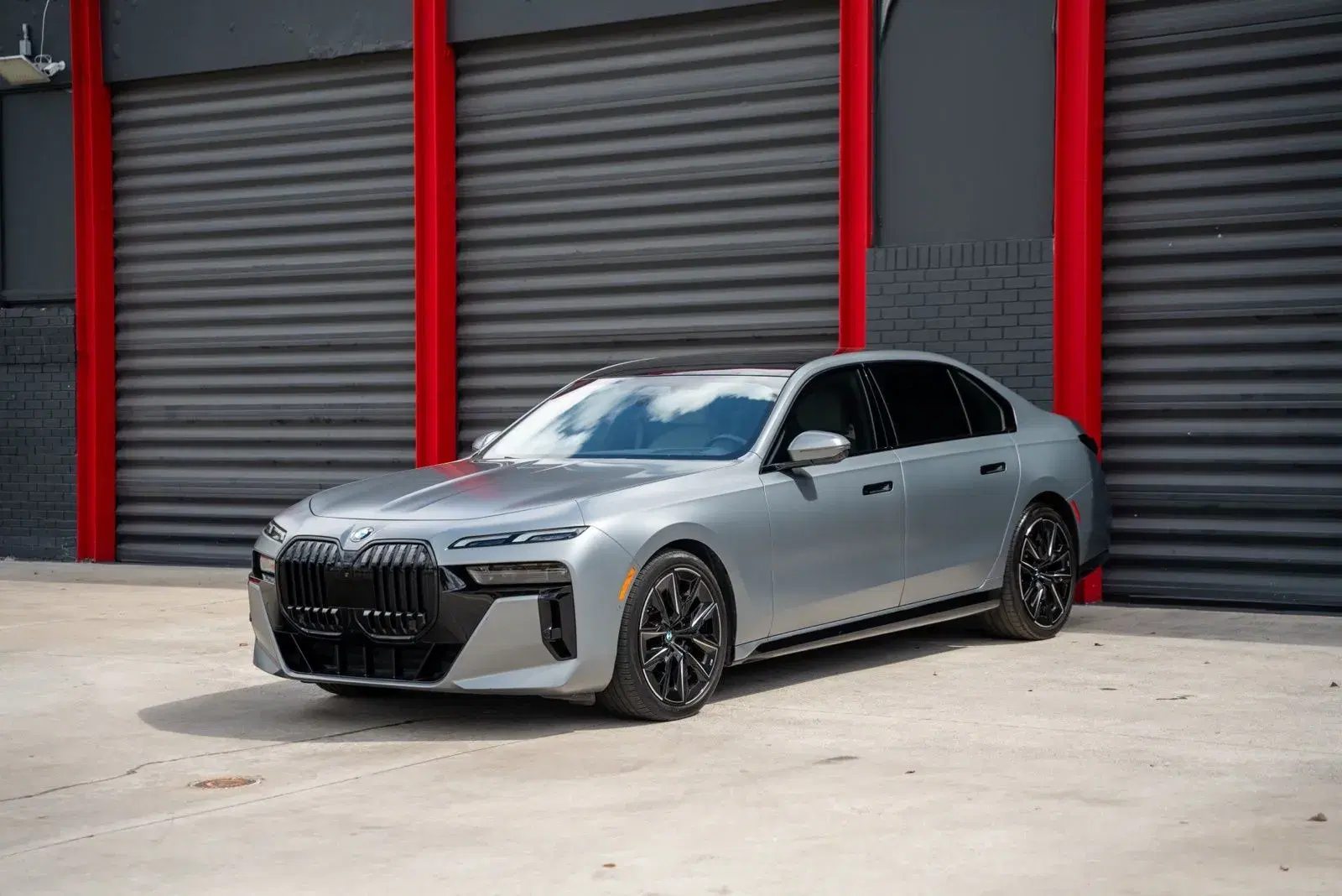 BMW 7 Series 760I Xdrive - Thumbnail 2