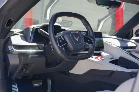 Chevrolet Corvette Stingray - Thumbnail 4