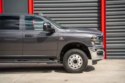 Ram 3500 Tradesman - Thumbnail 4