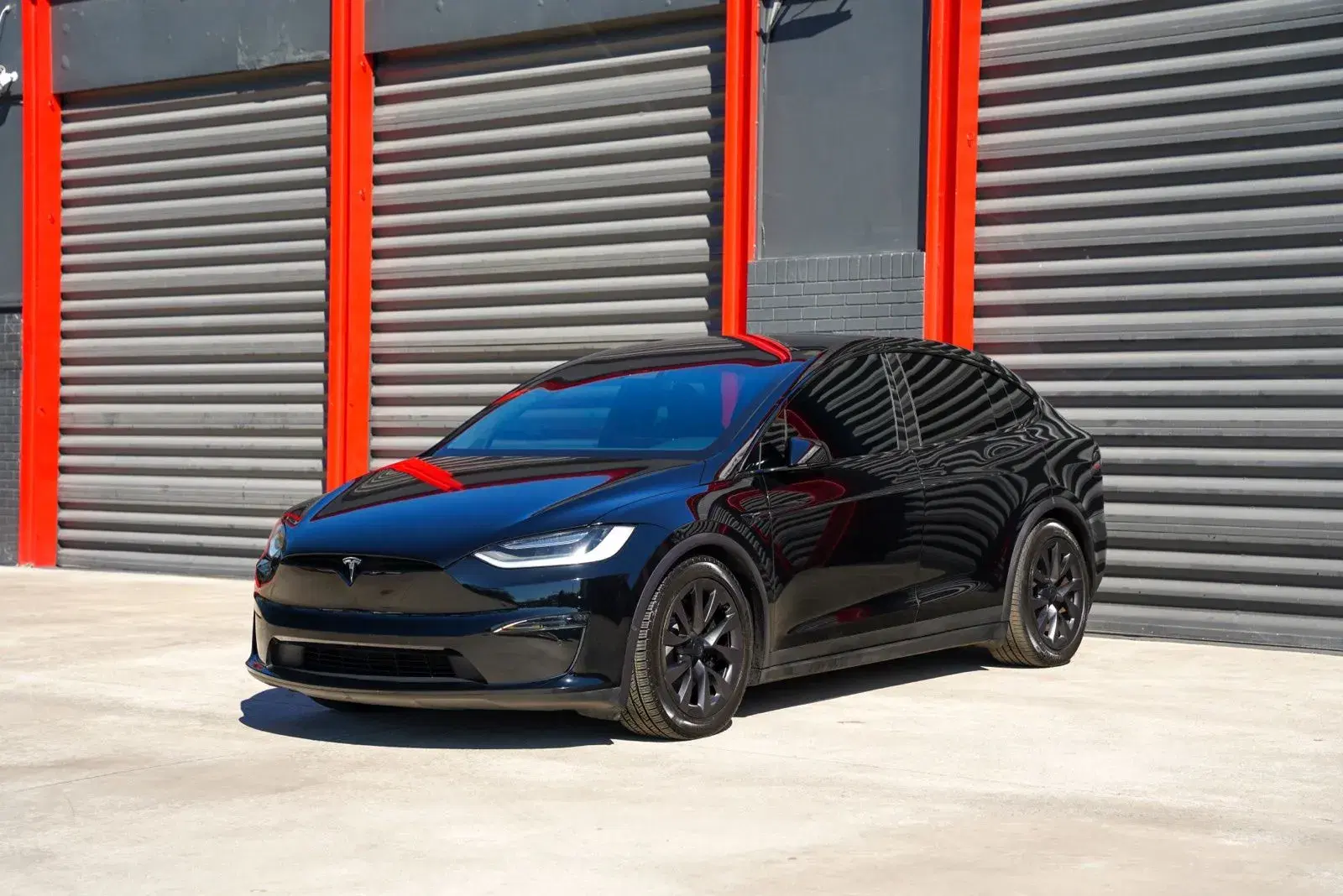 Tesla Model X Plaid - View 1