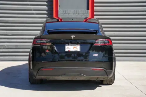 Tesla Model X Plaid - Thumbnail 5