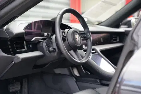 Porsche Taycan 4S - Thumbnail 4