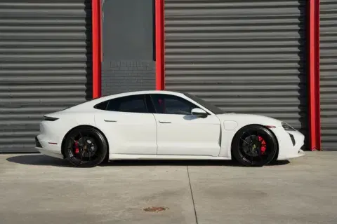 Porsche Taycan 4S - Thumbnail 5