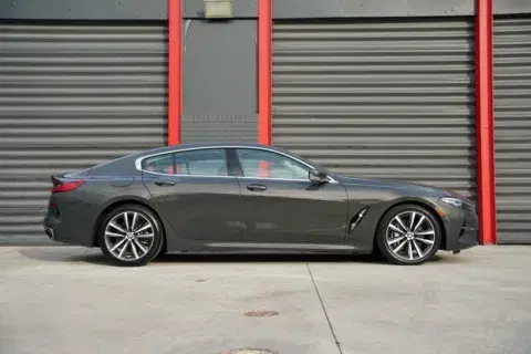 BMW 8 Series 840 - Thumbnail 4
