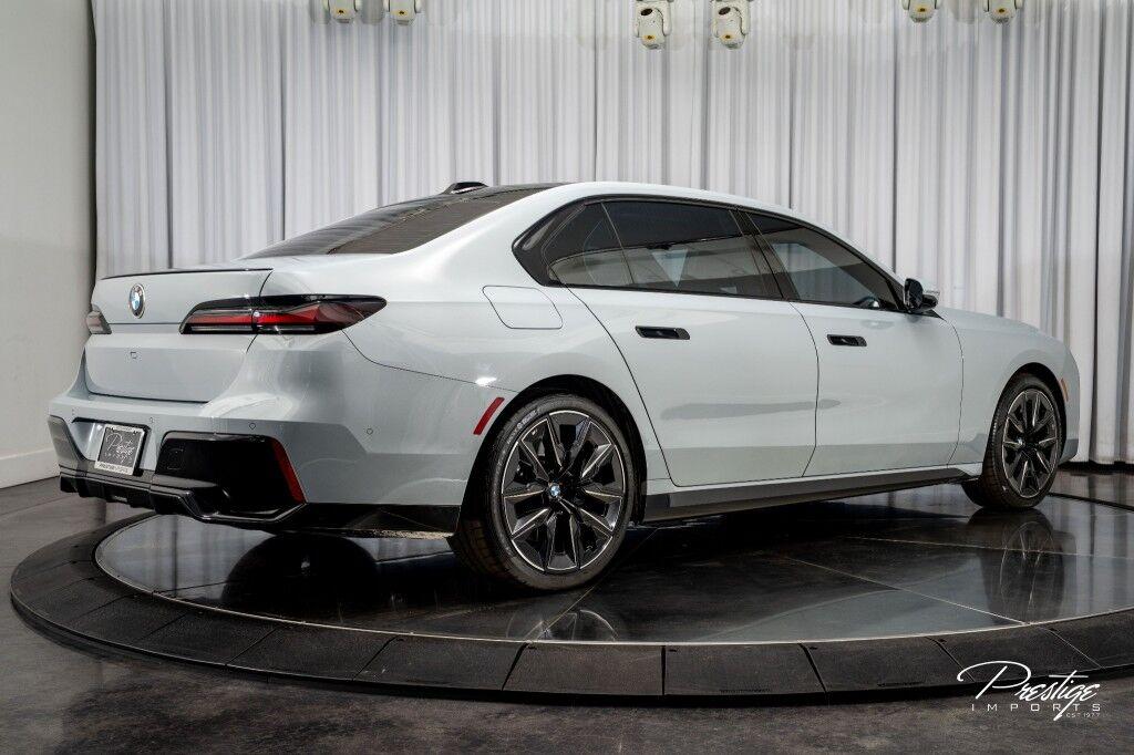 BMW 7 Series - Thumbnail 18