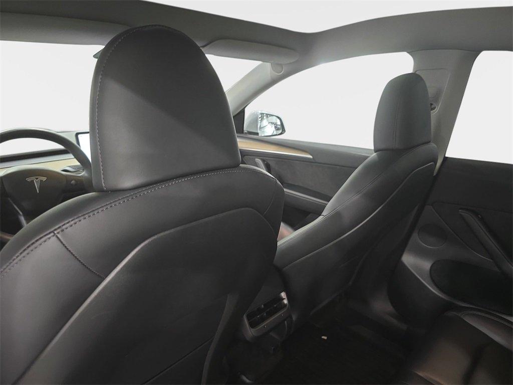 Tesla Model Y Long Range Awd 4D Sport Utility - Thumbnail 14