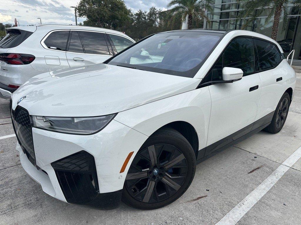 BMW Ix Xdrive50 Awd 4D Sport Utility - Thumbnail 2