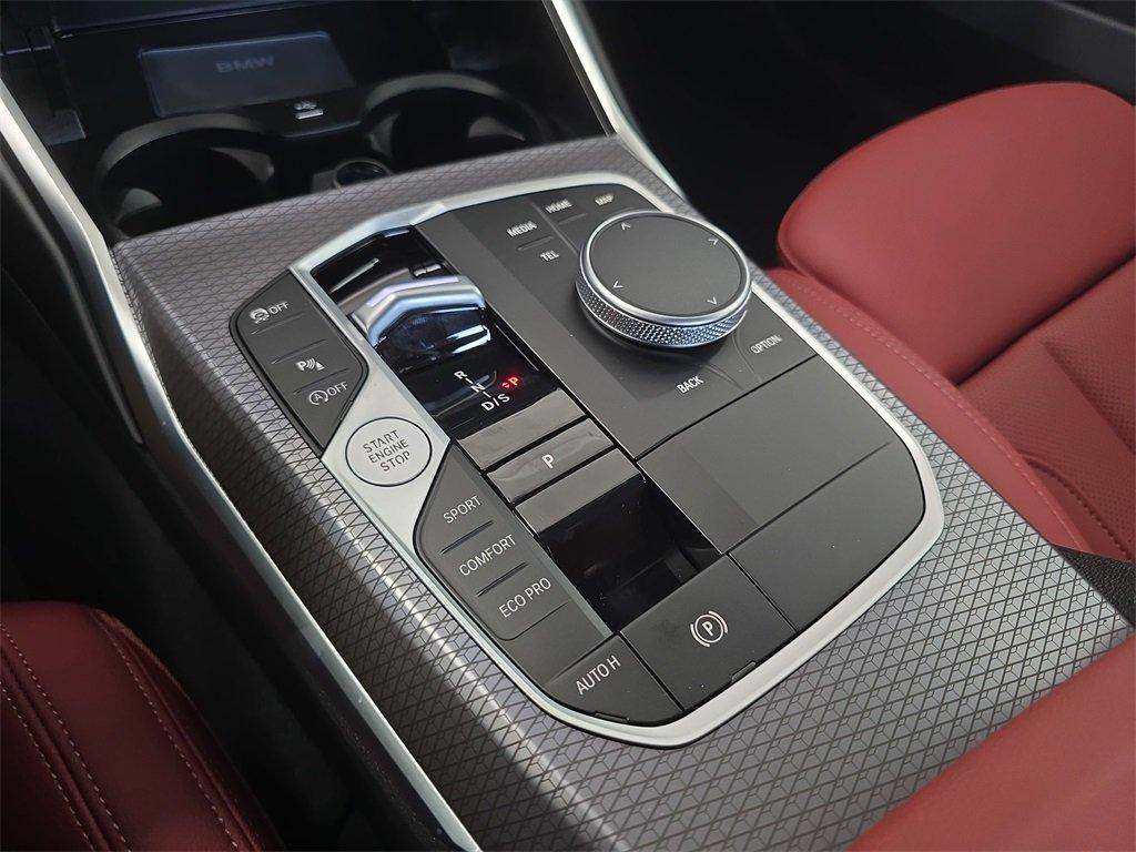 BMW 3 Series 330I Xdrive Awd 4D Sedan - Thumbnail 20