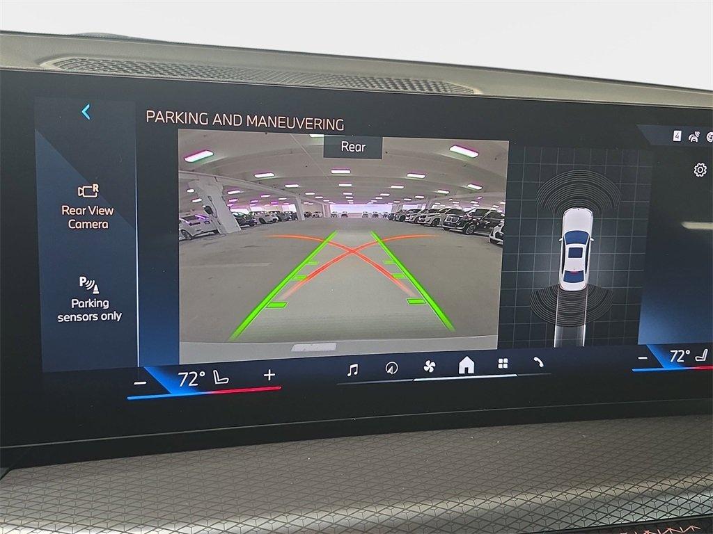 BMW 3 Series 330I Xdrive Awd 4D Sedan - Thumbnail 18