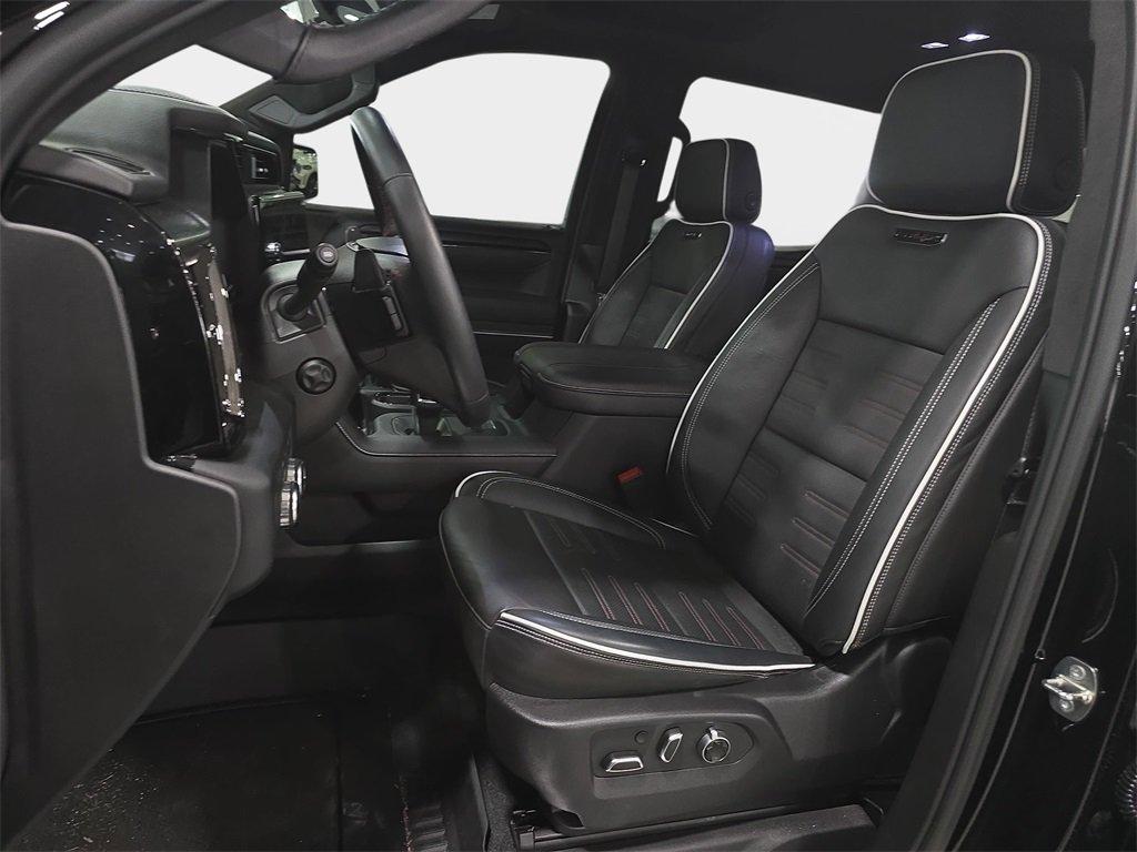 GMC Sierra 1500 At4X 4Wd 4D Crew Cab - Thumbnail 15