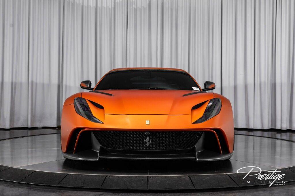 Ferrari 812 Superfast - Thumbnail 6