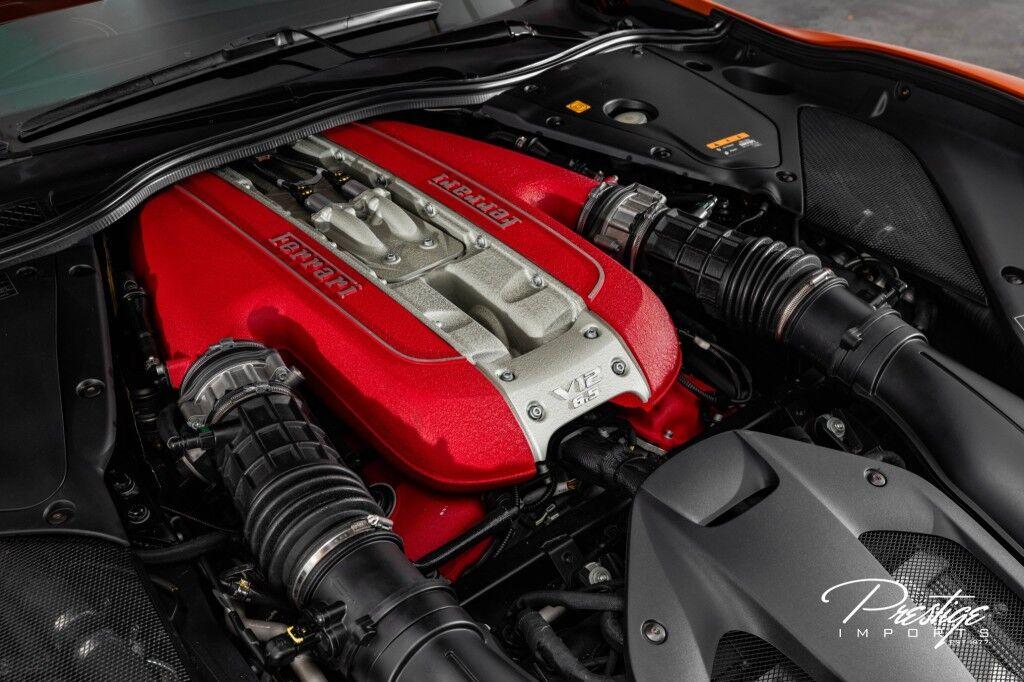 Ferrari 812 Superfast - Thumbnail 9