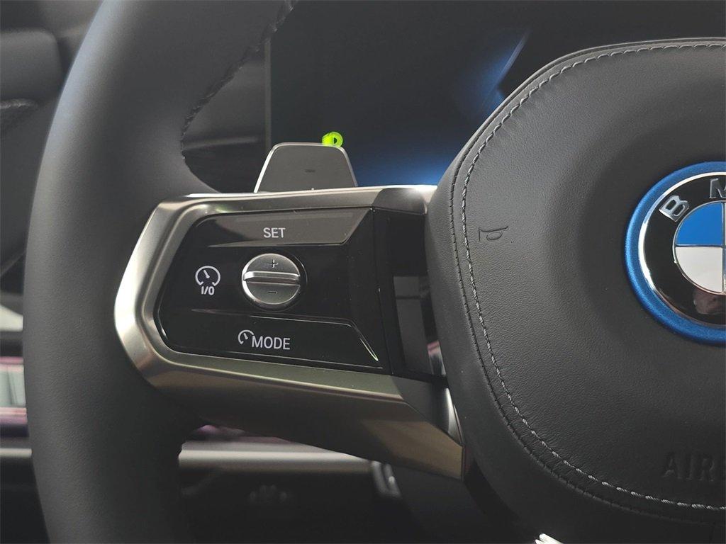 BMW 7 Series 750E Xdrive Awd 4D Sedan - Thumbnail 13