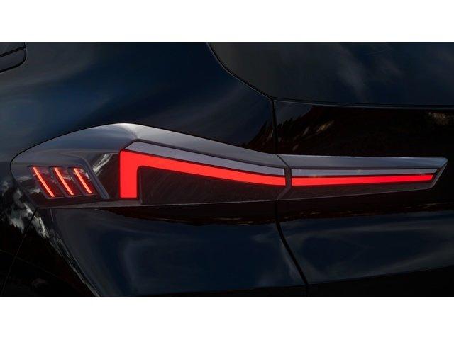 BMW Xm Label Awd 4D Sport Utility - Thumbnail 9