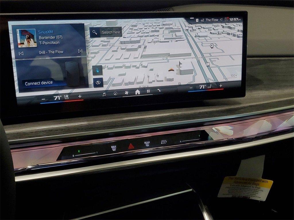 BMW I7 M70 Awd 4D Sedan - Thumbnail 16