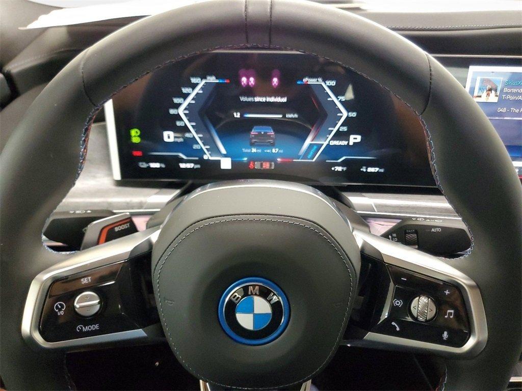 BMW I7 M70 Awd 4D Sedan - Thumbnail 15