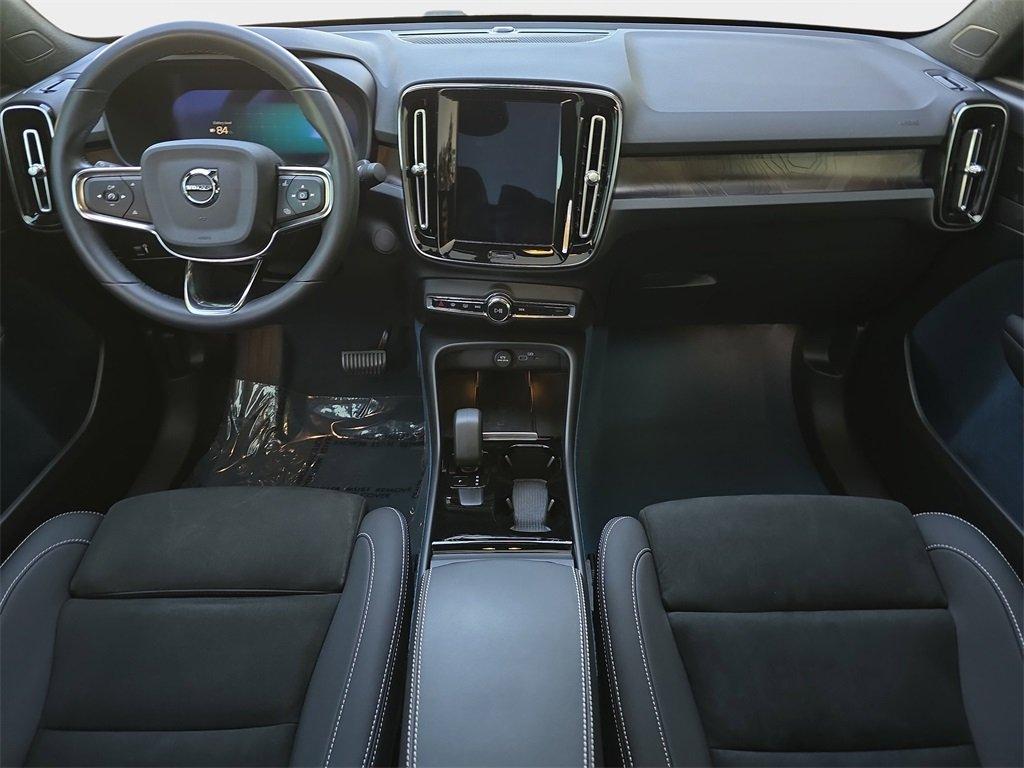 Volvo C40 Recharge Pure Electric Ultimate Awd 4D Sport Utility - Thumbnail 11