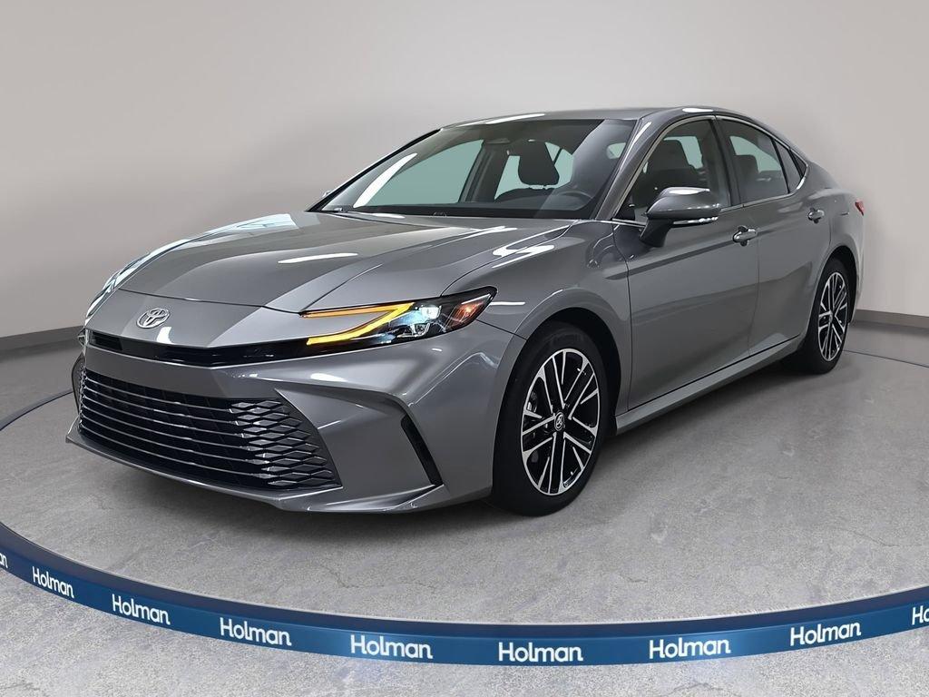 Toyota Camry Xle Fwd 4D Sedan - Thumbnail 2