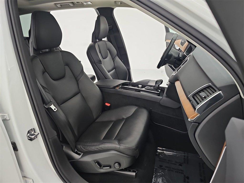 Volvo Xc90 T5 Momentum Awd 4D Sport Utility - Thumbnail 12