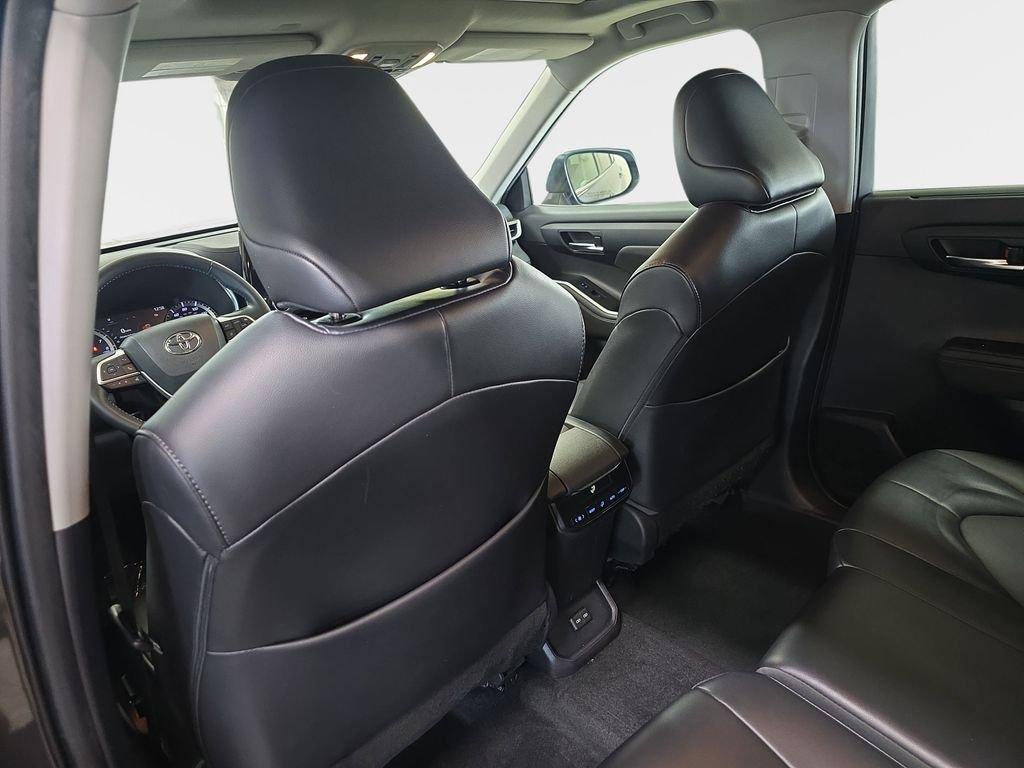 Toyota Highlander Xle Fwd 4D Sport Utility - Thumbnail 14