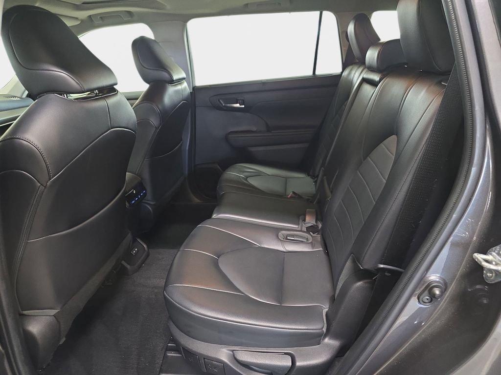 Toyota Highlander Xle Fwd 4D Sport Utility - Thumbnail 13