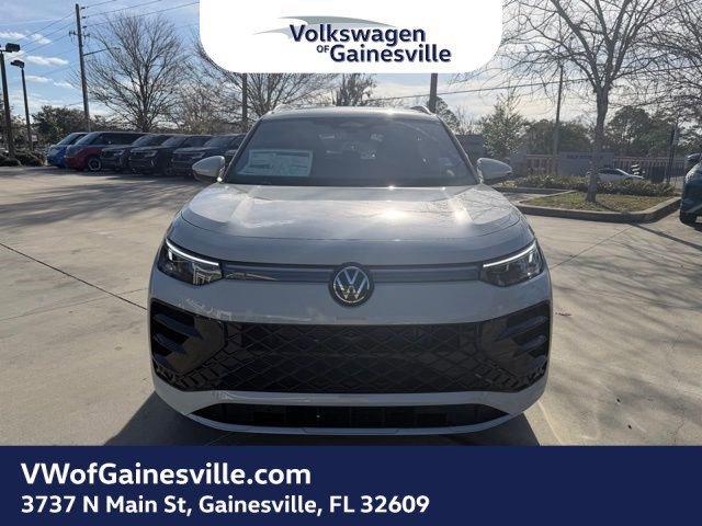 Volkswagen Tiguan Sel R-Line Turbo With Navigation & Awd - Thumbnail 3