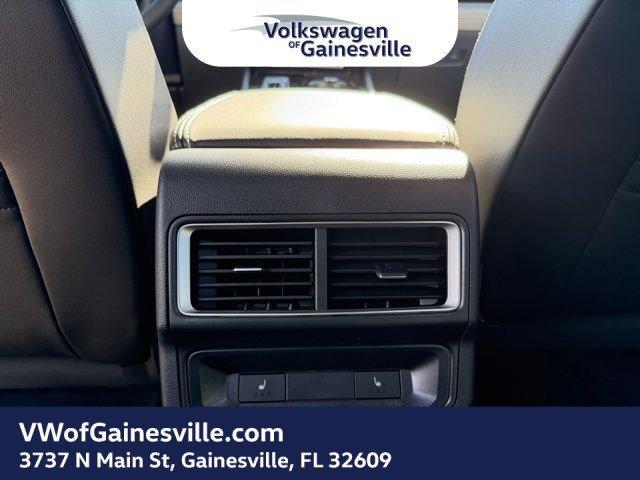 Volkswagen Atlas Cross Sport 2.0T Sel R-Line Black With Navigation & Awd - Thumbnail 9