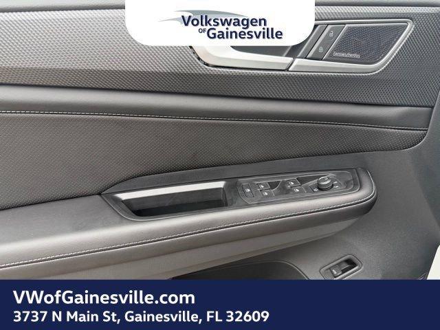 Volkswagen Atlas Cross Sport 2.0T Sel Premium R-Line With Navigation & Awd - Thumbnail 12