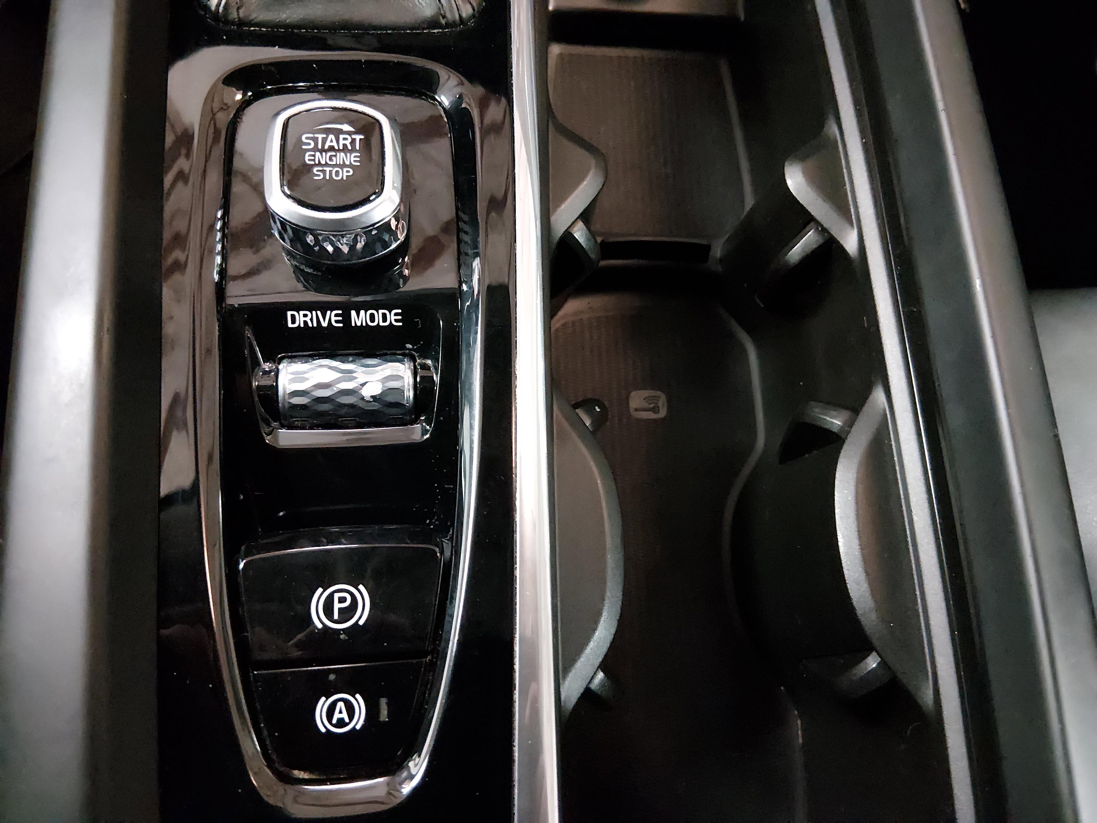 Volvo Xc60 T5 Fwd Momentum - Thumbnail 19