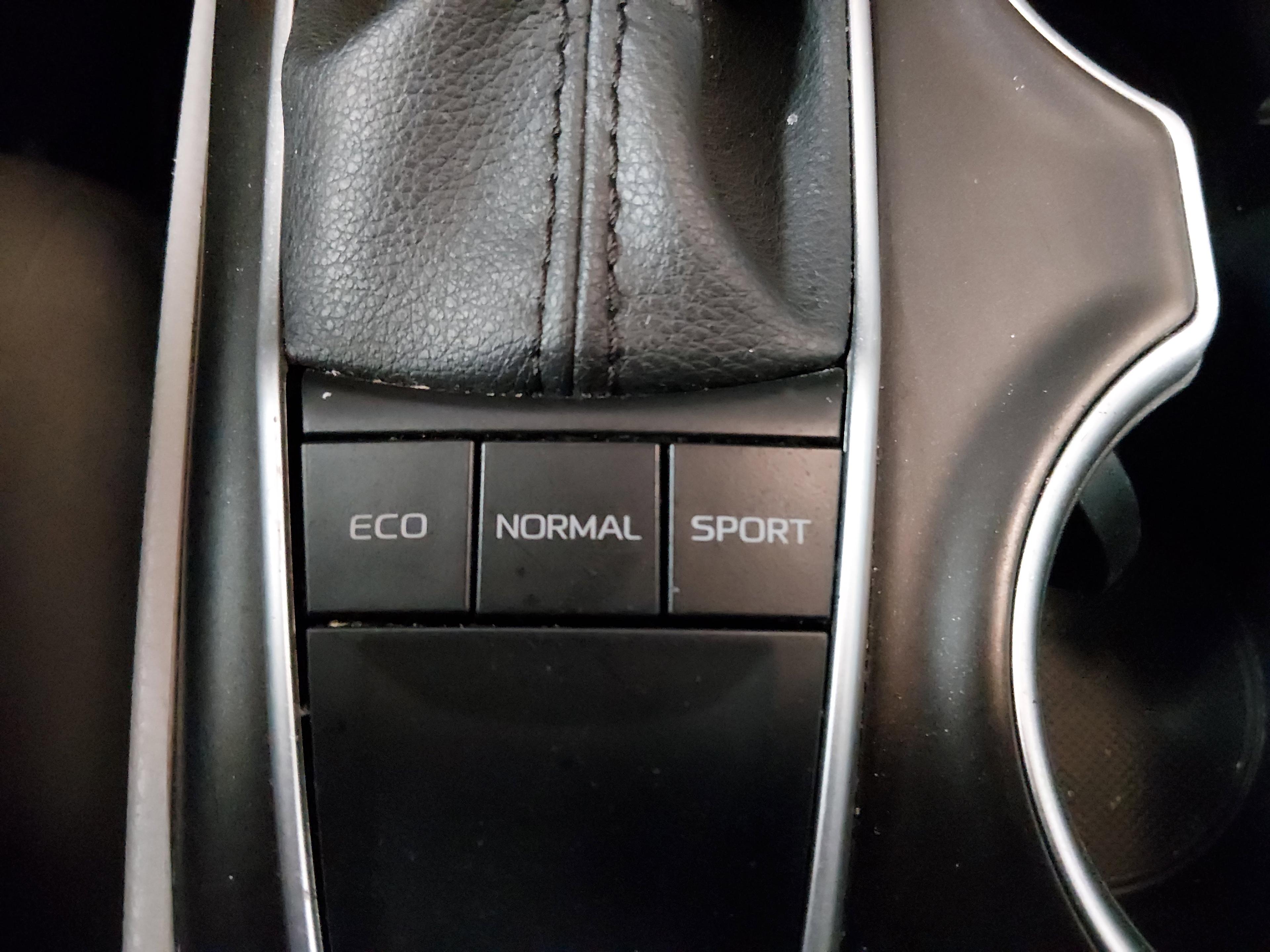 Toyota Camry Le Auto - Thumbnail 17