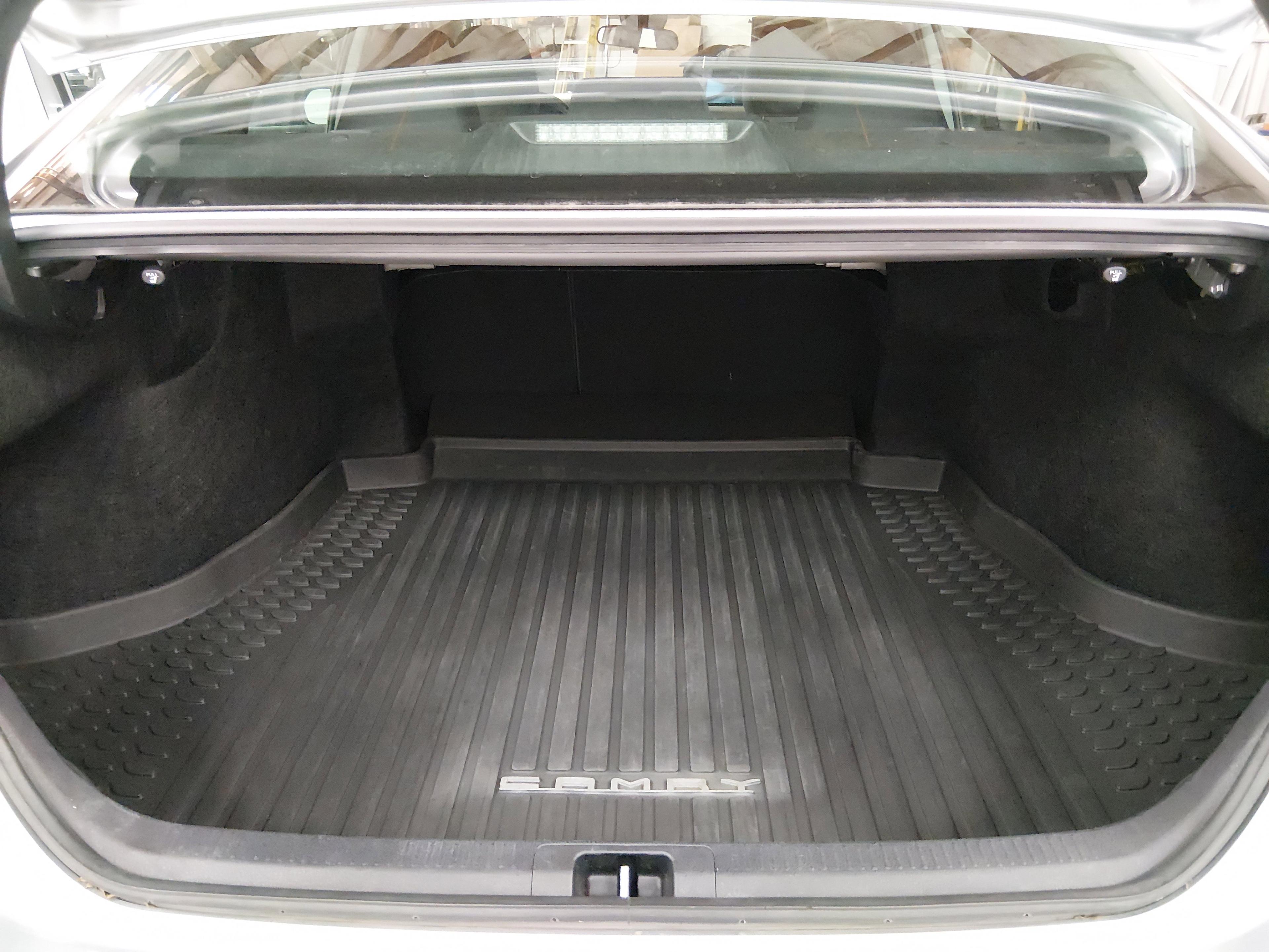 Toyota Camry Le Auto - Thumbnail 11