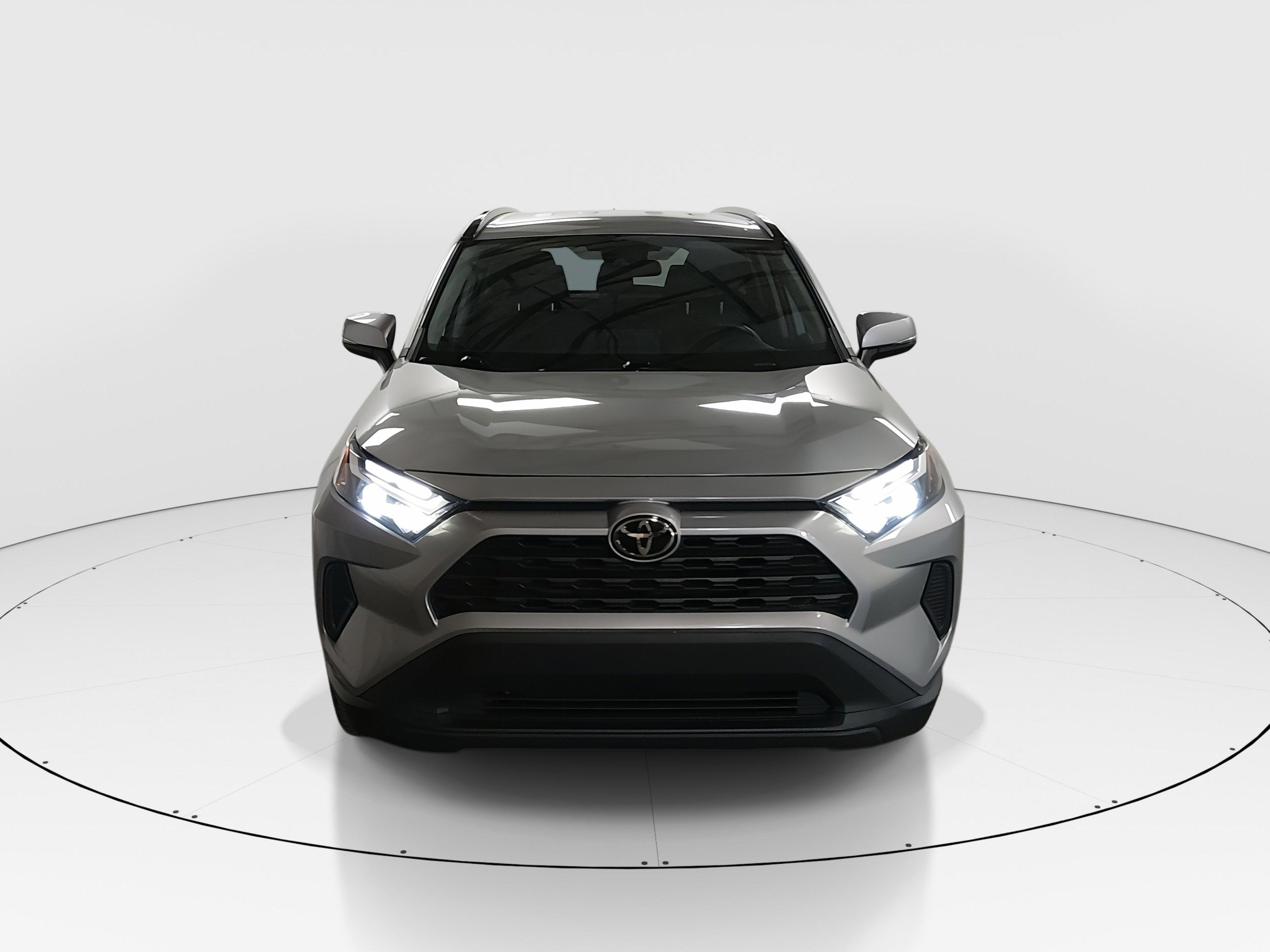 Toyota Rav4 Xle Fwd - Thumbnail 2