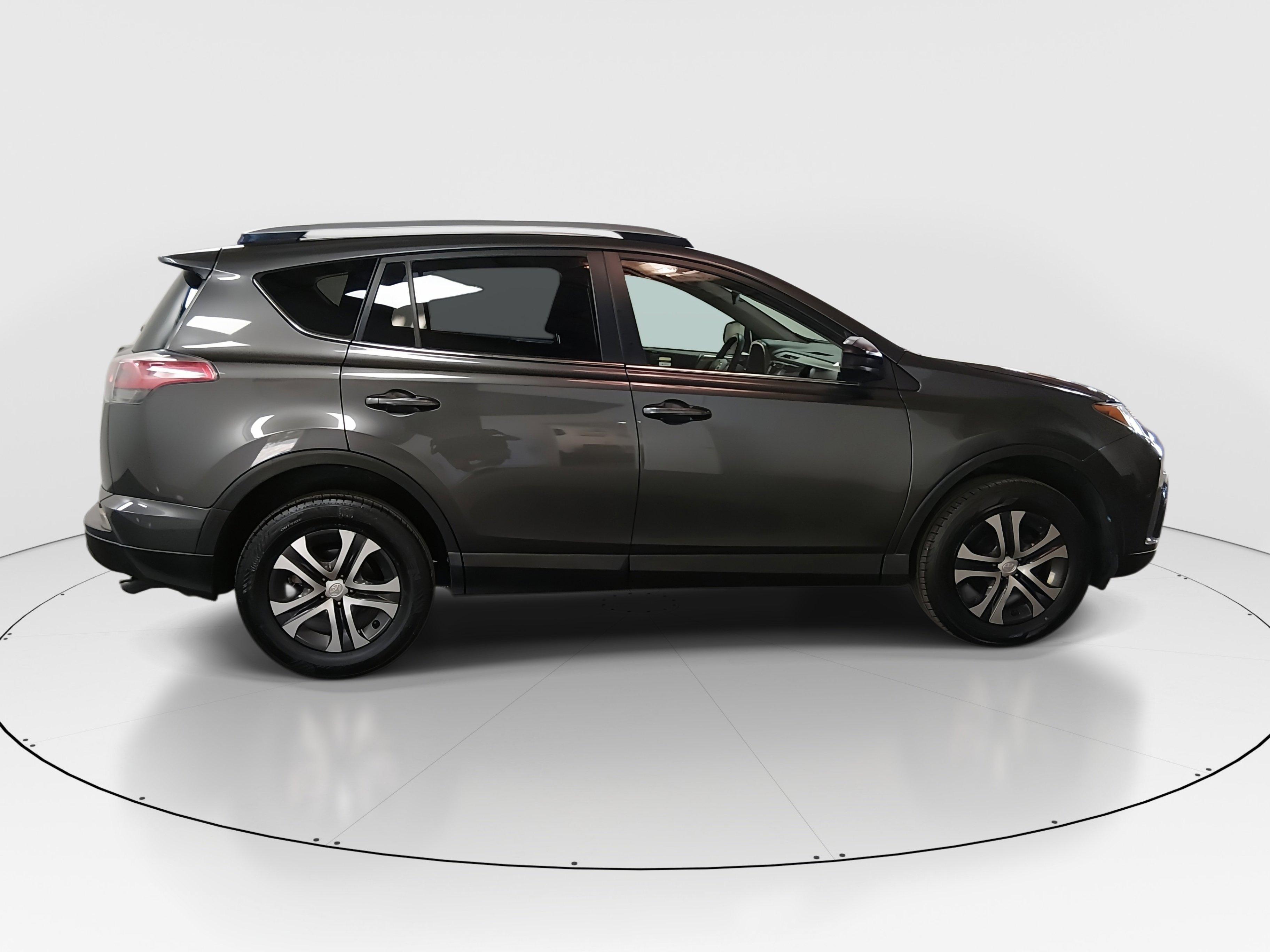 Toyota Rav4 Le Awd - Thumbnail 8