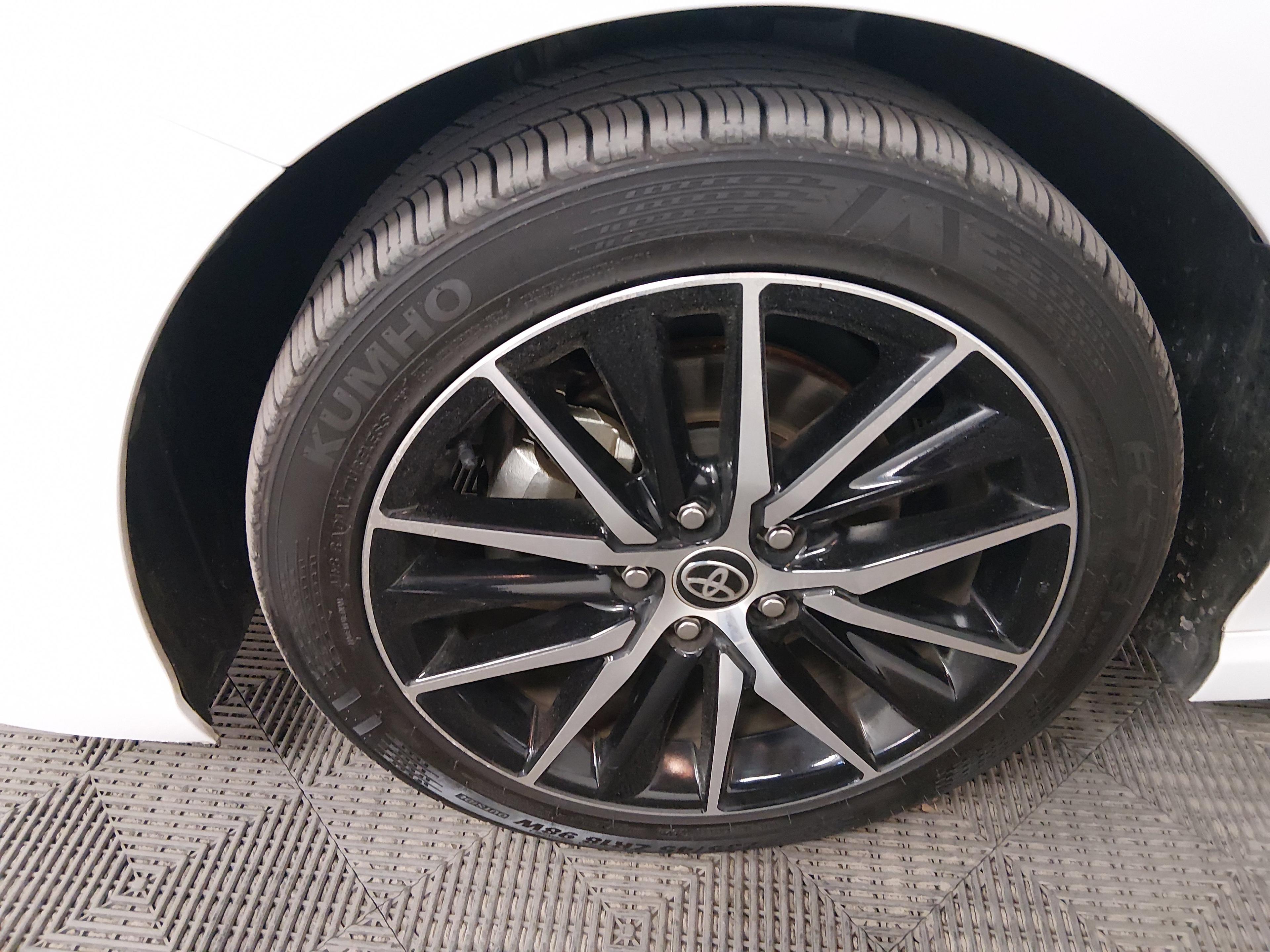 Toyota Camry Se Auto - Thumbnail 10