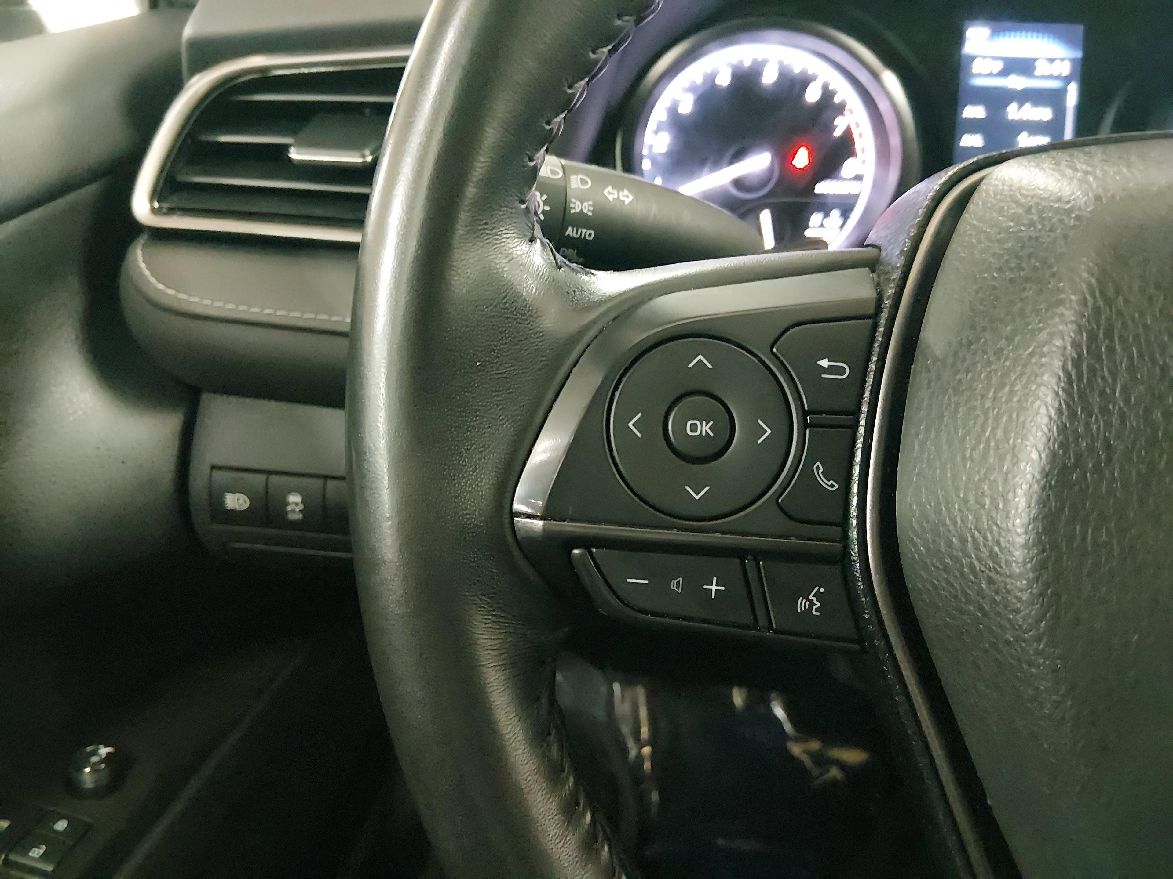 Toyota Camry Se Auto - Thumbnail 12